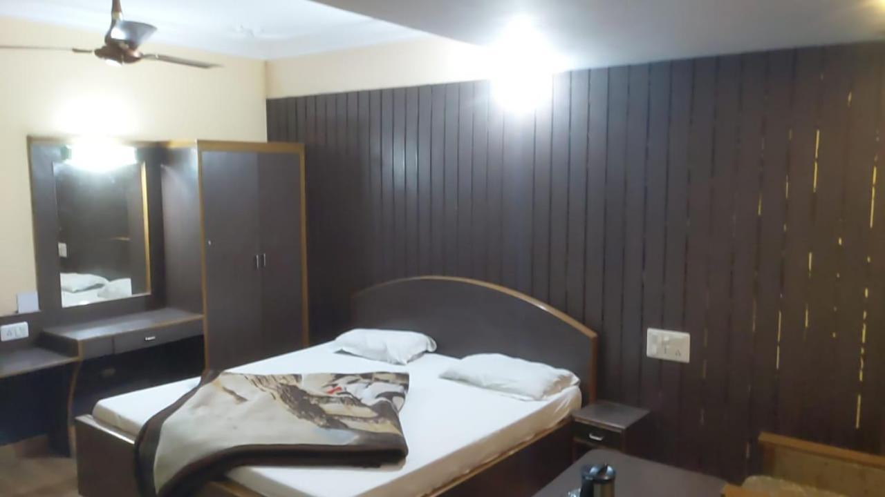 Hotel Raj Deluxe Haridwār Εξωτερικό φωτογραφία
