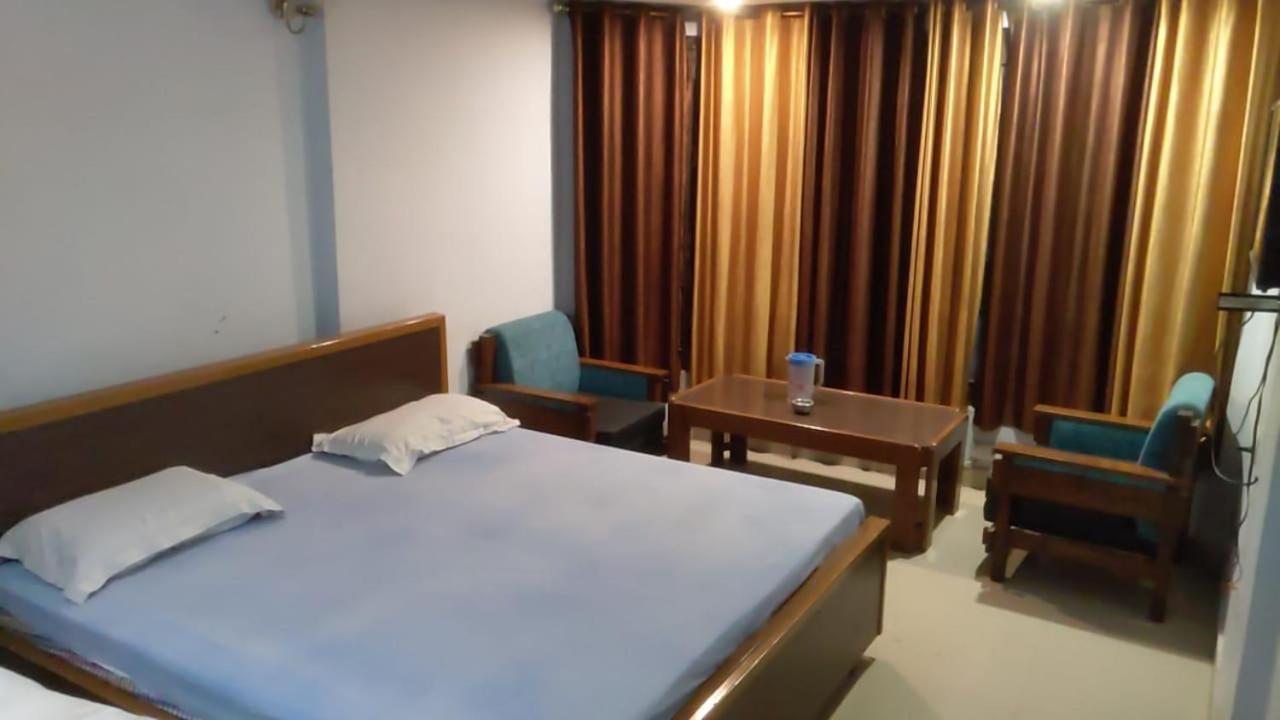 Hotel Raj Deluxe Haridwār Εξωτερικό φωτογραφία